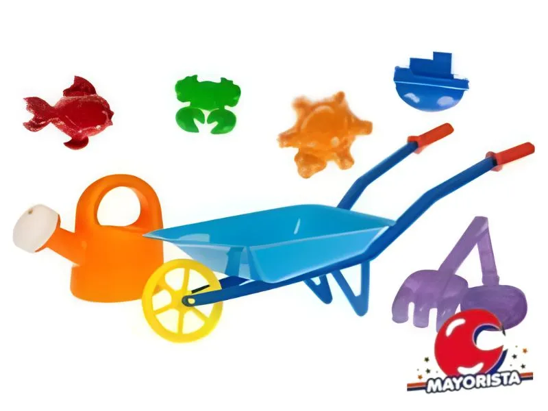 [7887] CARRETILLA PLASTICA C/REGADERA, PALA Y RASTRILLO CHICO + 4 MOLDES (0860) RUESTES