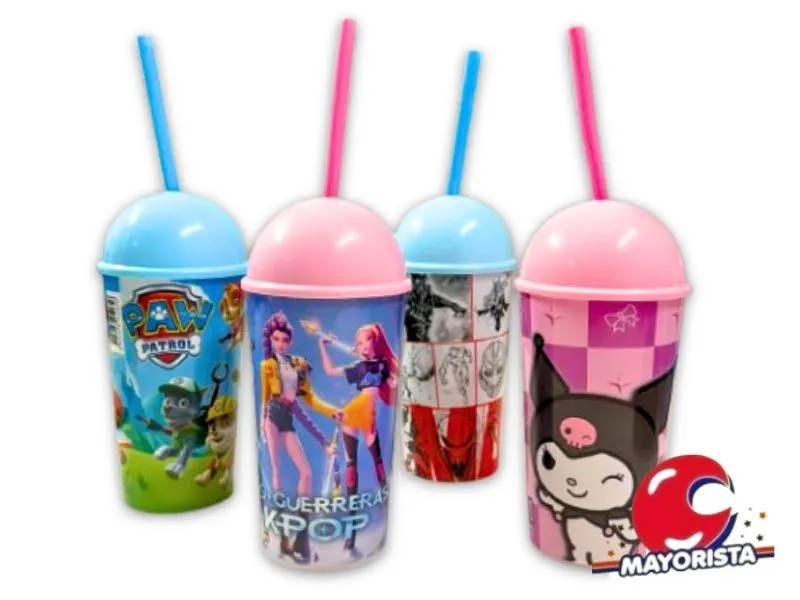 VASO PLASTICO PERSONAJES CON TAPA ESFERA Y SORBETE 16CM (4484) STILO